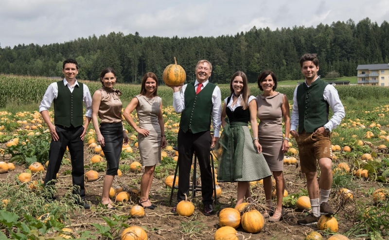 Familie u2013 u00d6lmu00fchle Birnstingl